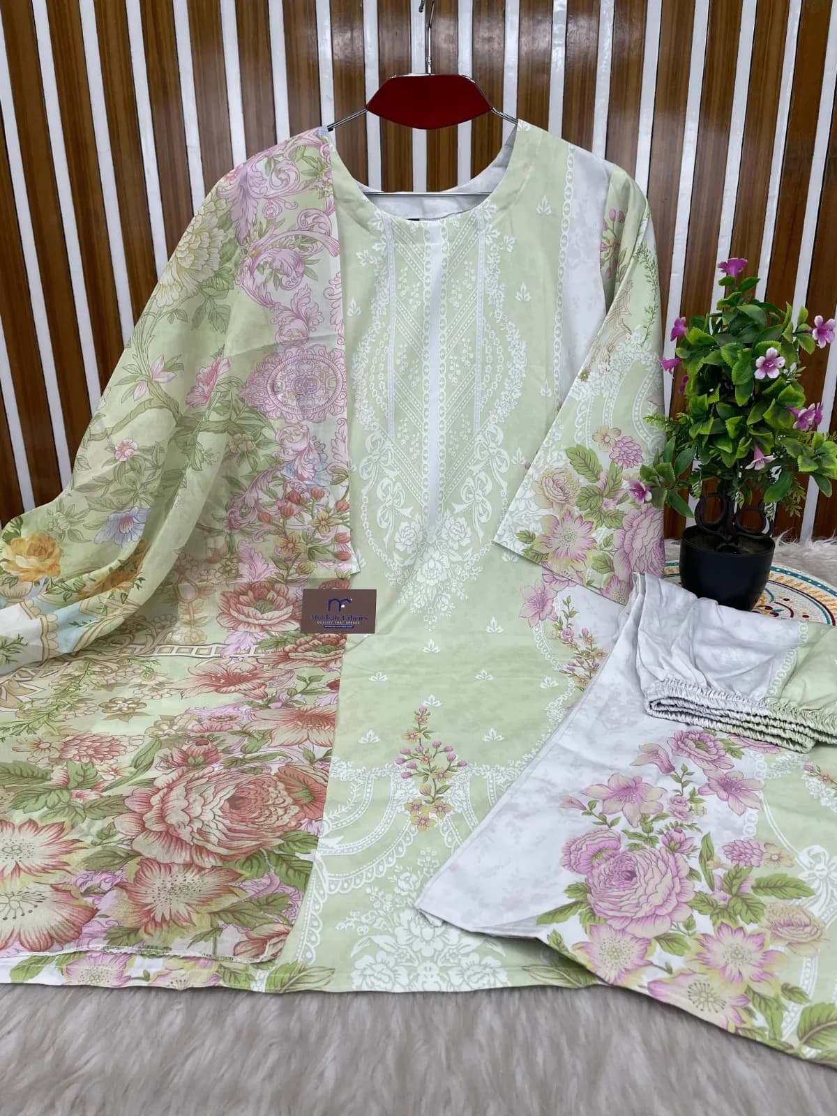 Noor-e-Silk